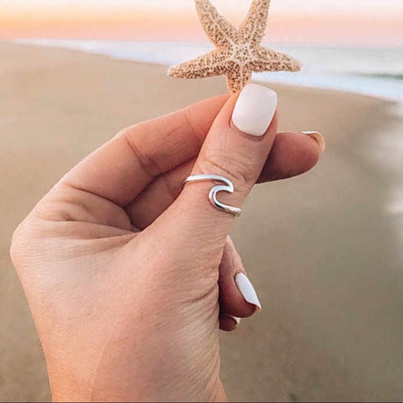 Wave ring - Picture 2 of 3